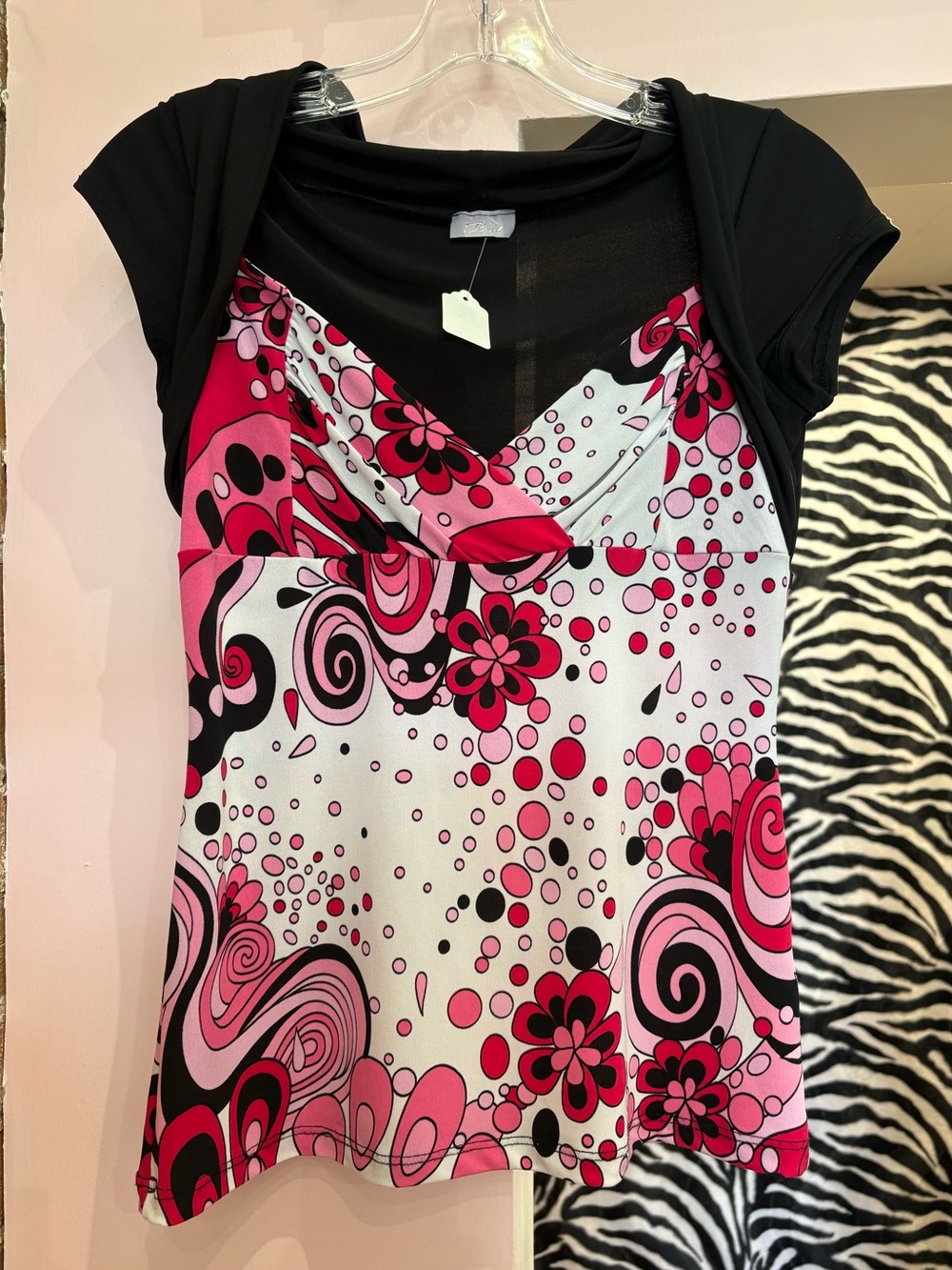 Vintage Y2K Printed Pink & Black Floral V-Neck Women’s Top